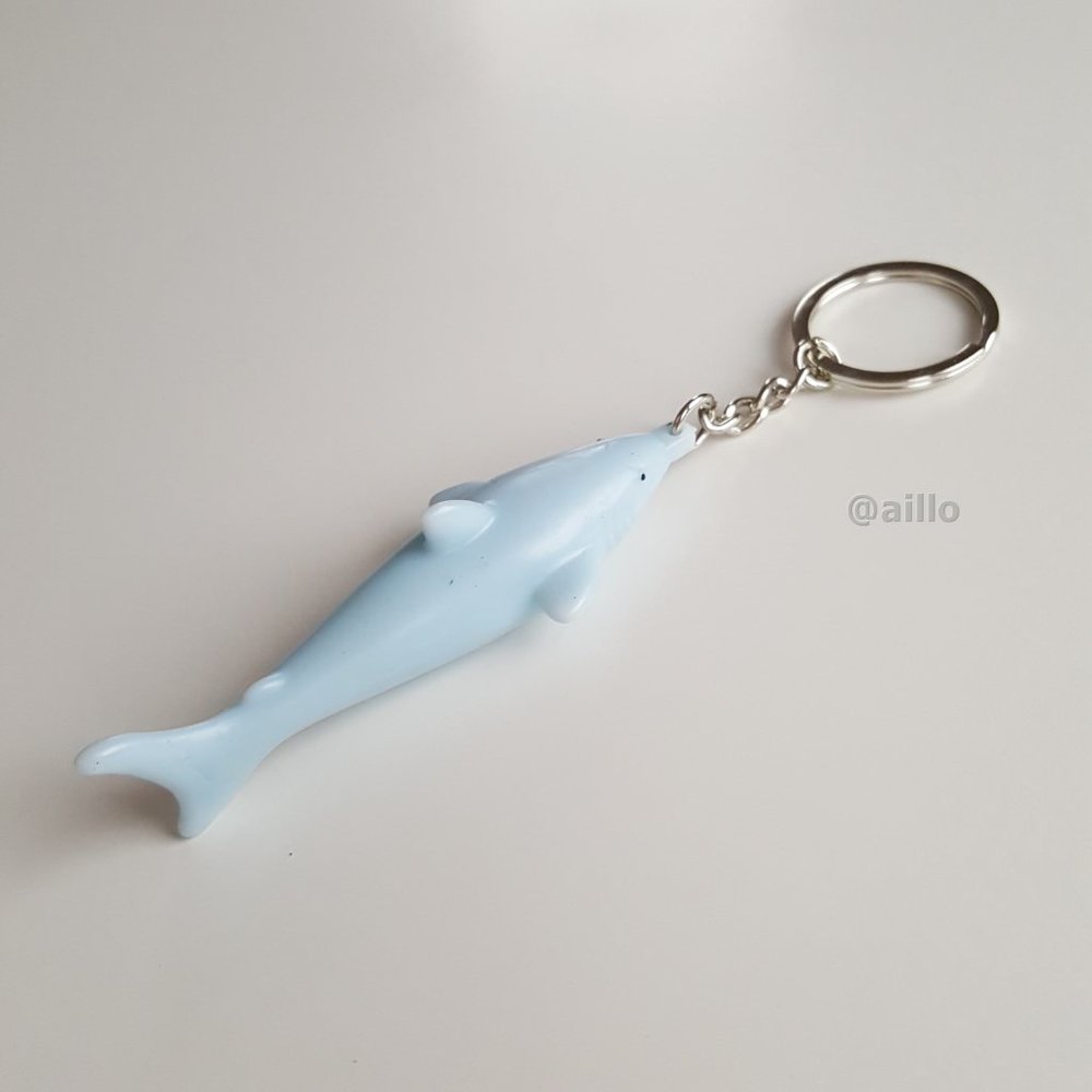 Spritz Shark Key Chain - Picture 4 of 6